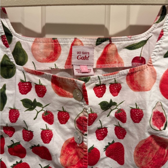 Lisa Says Gah UO Exclusive Rosa Button-Down Cropped Tank Top - Picture 3 of 4